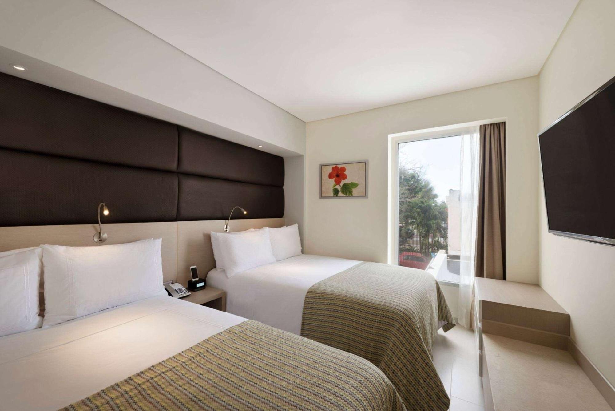 Отель Wyndham Garden Barranquilla Экстерьер фото