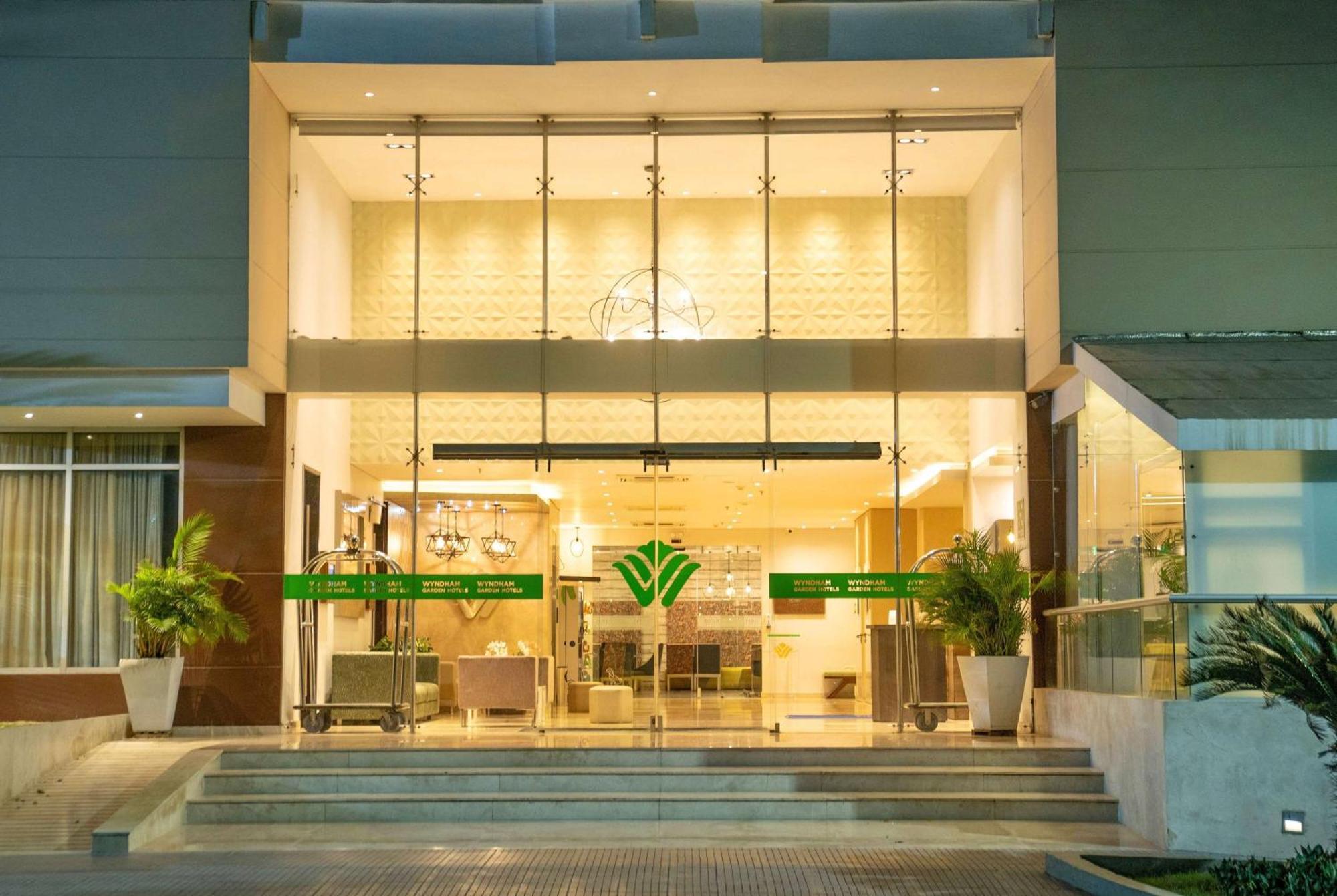 Отель Wyndham Garden Barranquilla Экстерьер фото